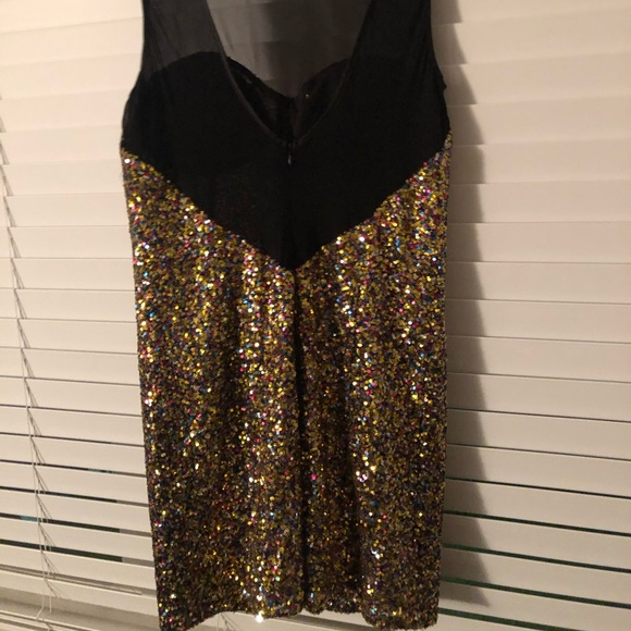 Short, glittery dress - Picture 2 of 3